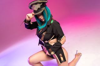 Elegant Women's Blazers: Professional Look with Style & Comfort - FEYA